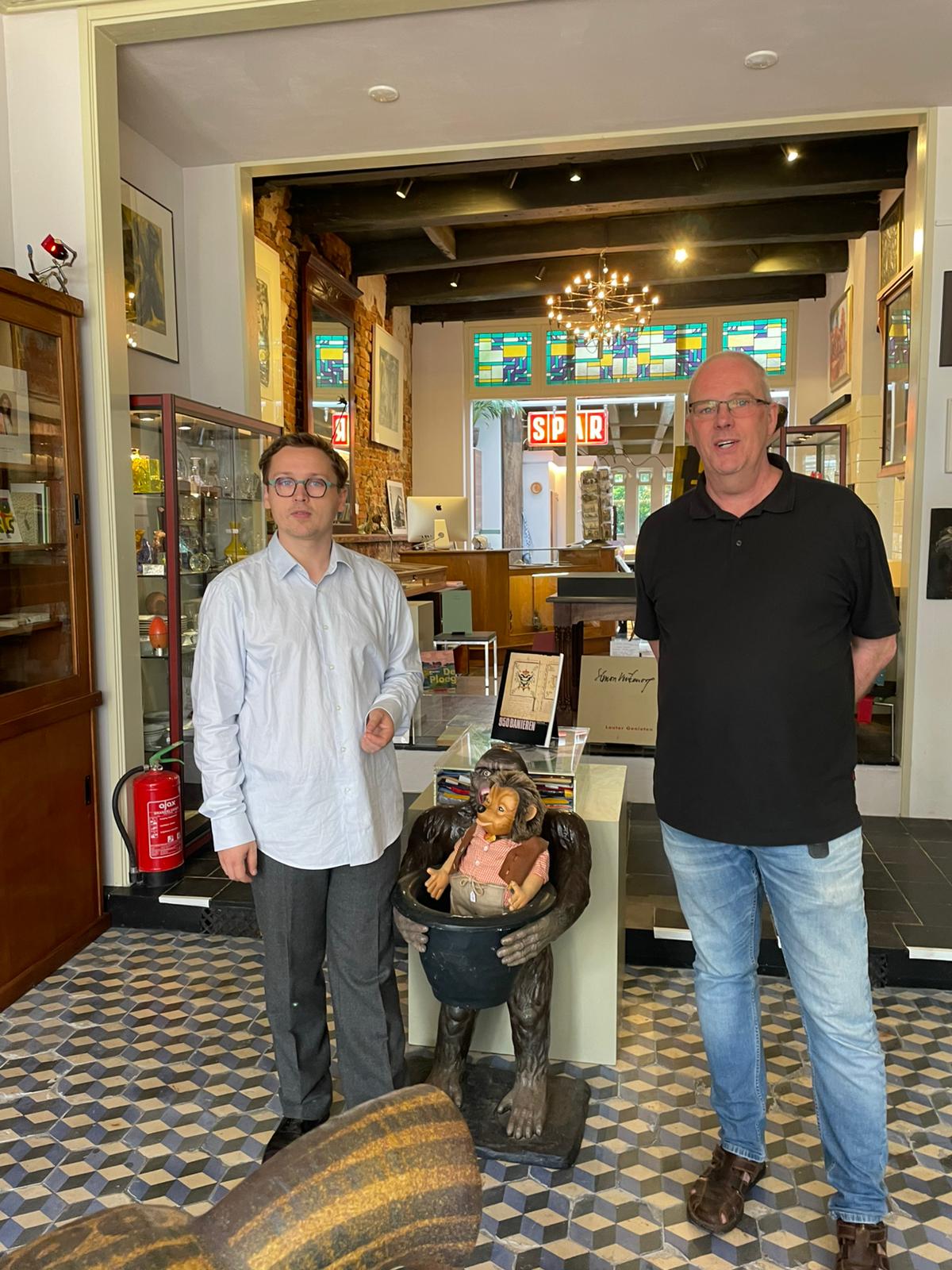 Cygnus Antiquariaat en Kunsthandel, Folkingestraat 23 (binnenstad)